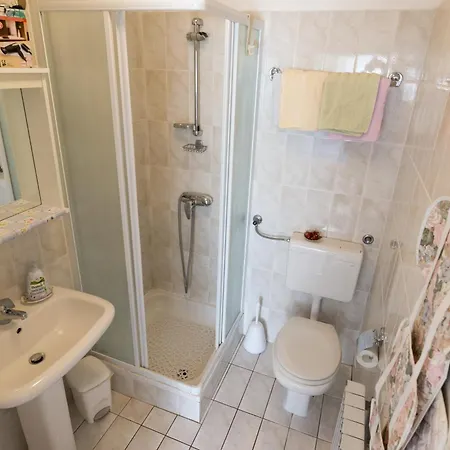 Apartman With Parking Spaces - 22814 *