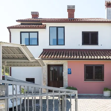 Appartamento With A Parking Space - 22814 Umago